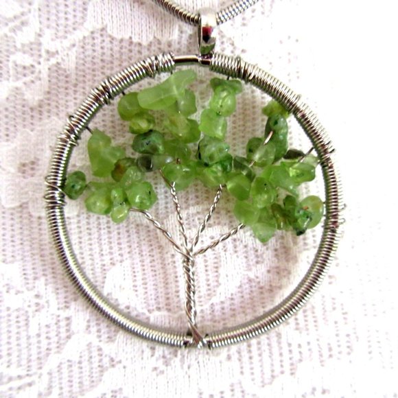 Faux jade wire wrapped silver tree of life pendant & 14" chain - Picture 2 of 5